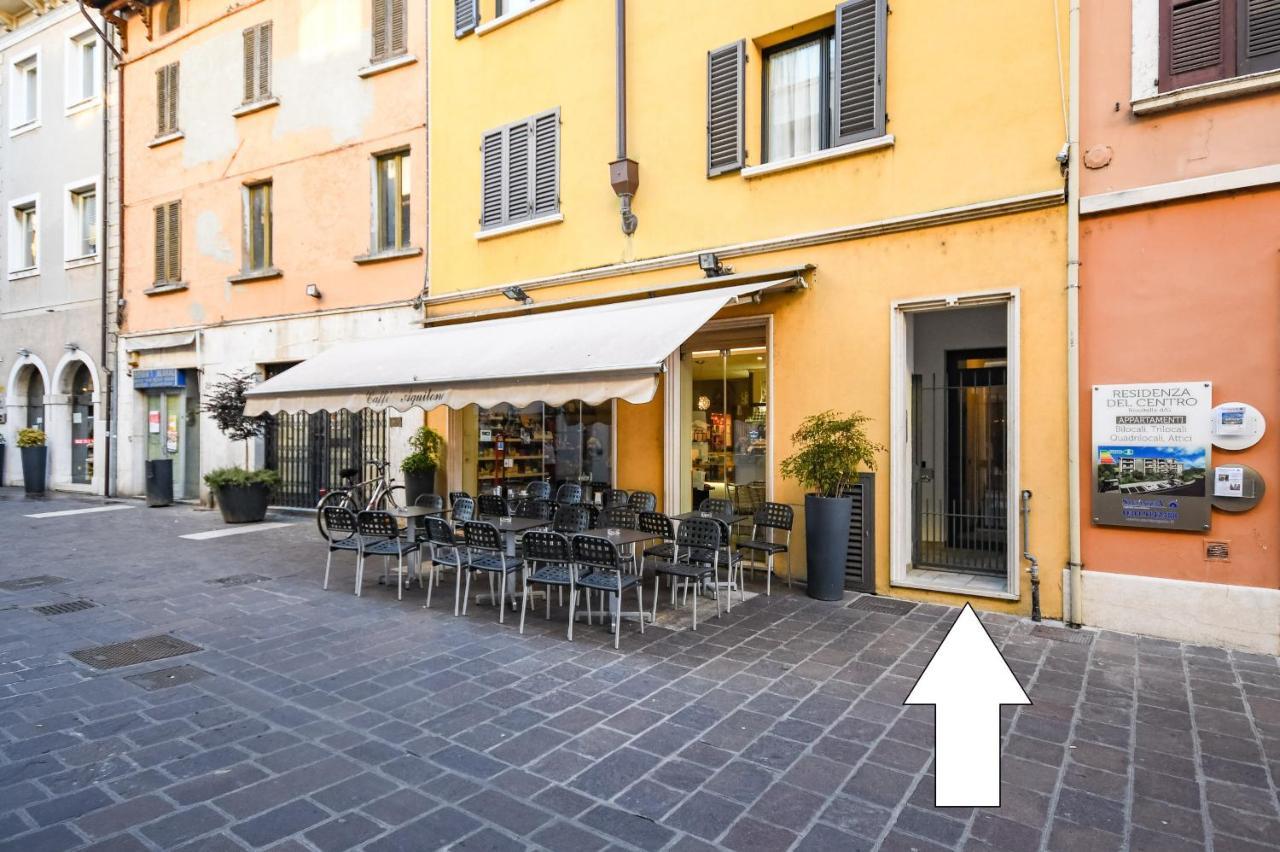 Desenzanoloft Blue Lake Star Apartment Desenzano del Garda Bagian luar foto