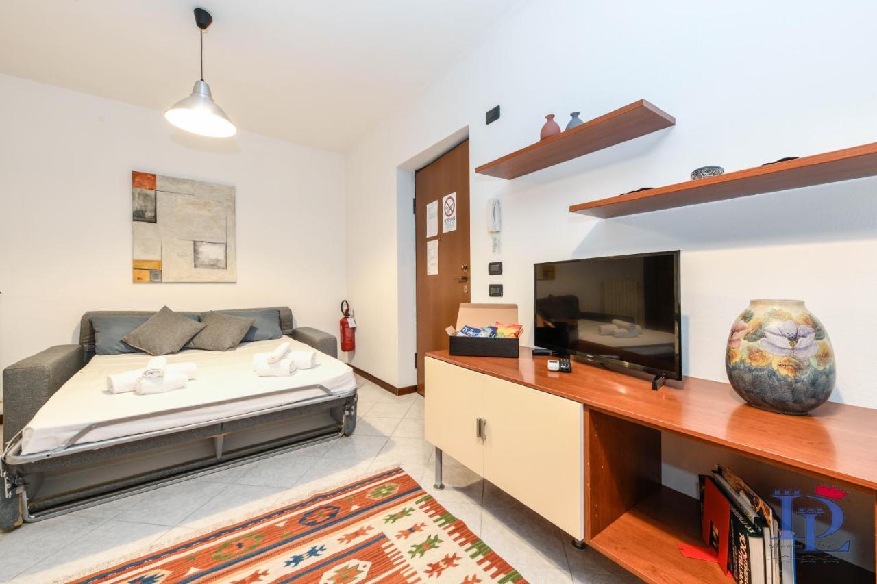 Desenzanoloft Blue Lake Star Apartment Desenzano del Garda Bagian luar foto