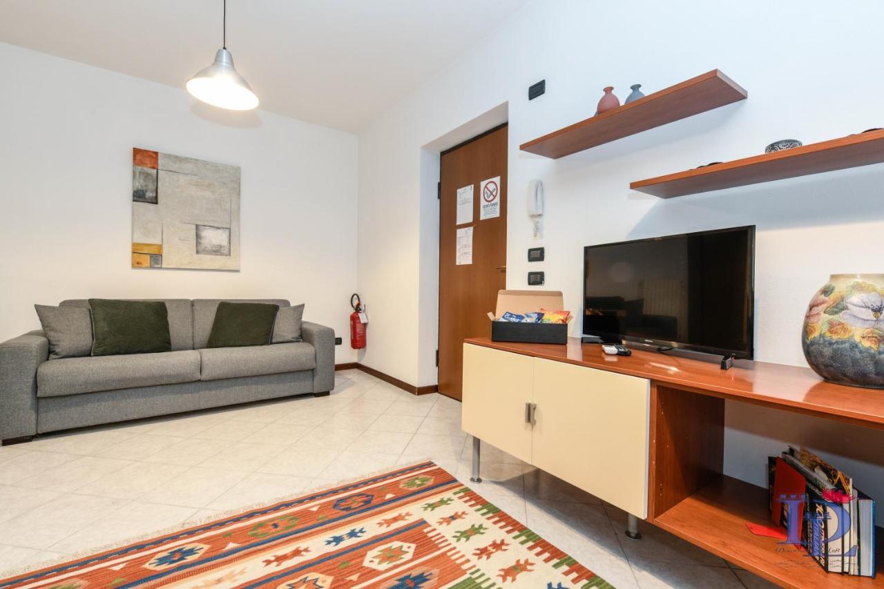 Desenzanoloft Blue Lake Star Apartment Desenzano del Garda Bagian luar foto